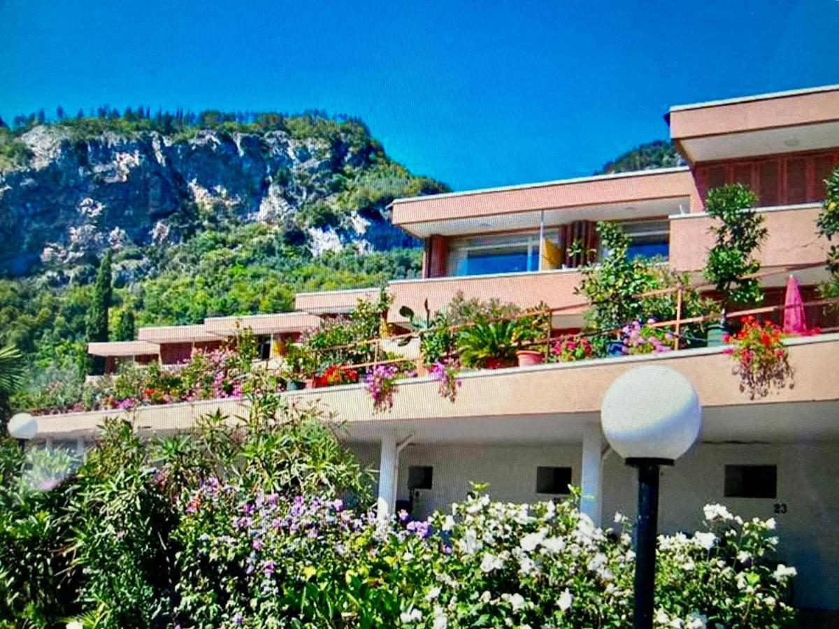 Appartamento Peppino Mit Seeblick Und Pool Рива-дель-Гарда Экстерьер фото