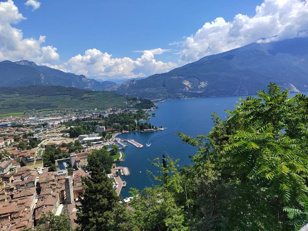 Appartamento Peppino Mit Seeblick Und Pool Рива-дель-Гарда Экстерьер фото